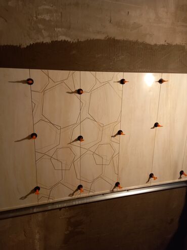 Укладка плитки: Укладка плитки на пол, Подготовка стен для укладки, Подготовка стен для грунтовки | Керамическая плитка, Керамогранитая плитка | Вертикальная укладка, Диагональная укладка, Горизонтальная укладка Больше 6 лет опыта — 15