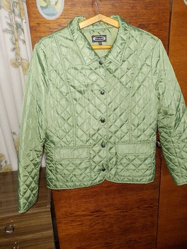 зимние куртки бишкек женские: Легкая куртка, зелёного цвета, производство Германия, 46 размер