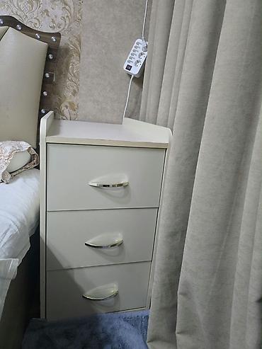 ev ucun stul: 3 siyirməli ağ rəngli yataq otağı tumbası. Kompakt ölçülü dizaynı — 1