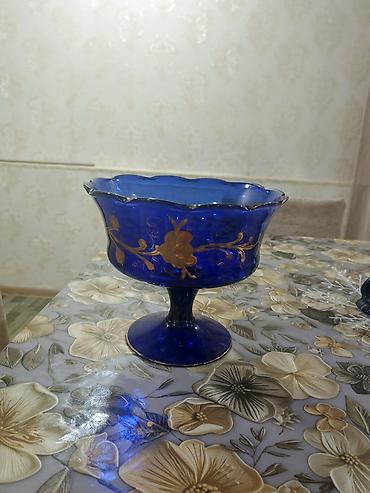 meyve qabl: Kobalt-mavi şüşədən ayaqlı meyvə qabı,(çexiya) - Material: qalın — 1