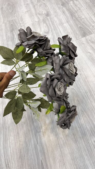 Süni güllər: Suni gullerin topdan perakenden satisi
5 azn baslayan qiymetler — 3