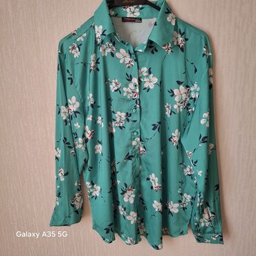 Köynək və bluzalar: 12m xer biri tezedi. 3 deneden cox alana 10m vererem.Qadın köynəkləri — 2