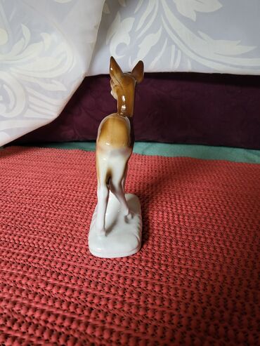 Ostali kućni dekor: Figura nova nemacka foreign 70,80te. Porcelanska figura,sve na njoj — 9