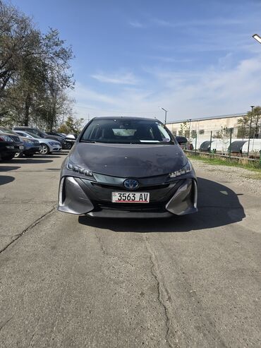 машина в ош: Toyota Prius: 2021 г., 1.8 л, Автомат, Бензин, Седан