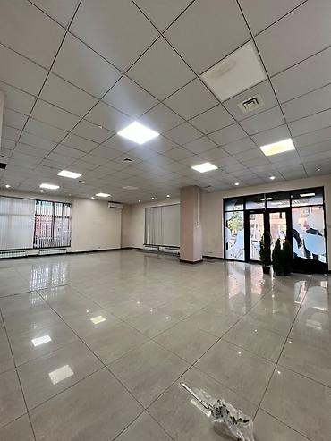 Коммерциялык мүлк: Ижарага Толугу менен кеңсе: Ижарага Банк бөлүмү, Колл-центр, Нотариус, 250 м², Турак комплексинде, Ремонту менен, Биринчи катар, Өзүнчө санитардык түйүнү менен, Коопсуздук системасы менен — 2