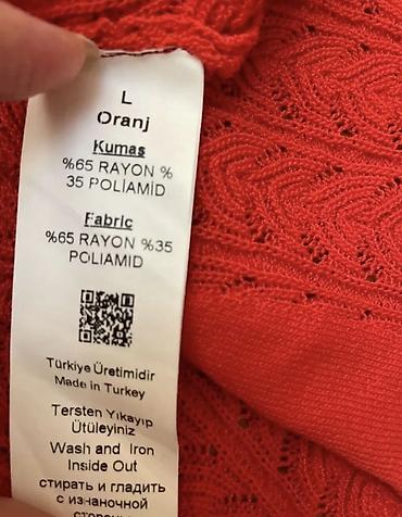 Ətəklər: 1. Новая юбка Mango размер л цвет хаки 35м 2. Белая Юбка Zara размер л — 15