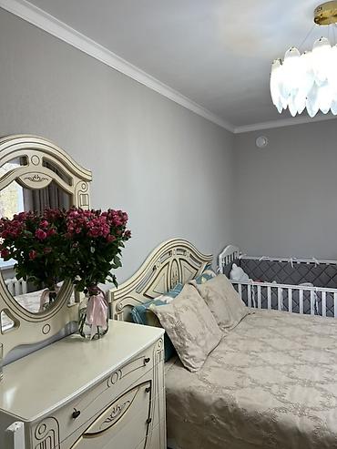 Эмерек гарнитурлары: Уктоочу бөлмө гарнитуру, Колдонулган, Эки кишилик керебет, Шкаф, Комод, Орусия, Жыгач, Өзү алып кетүү, түсү - Саргыч боз — 2
