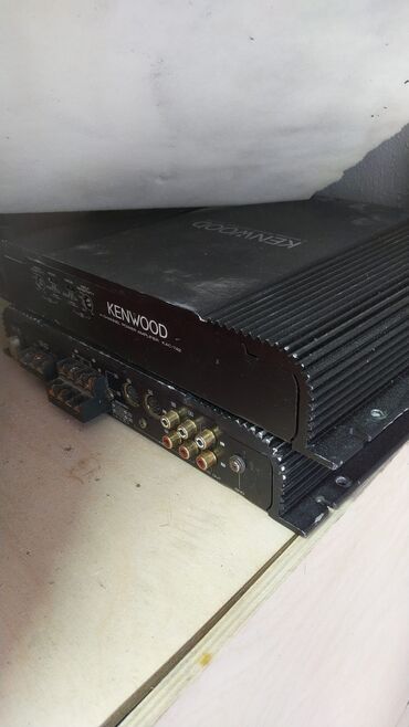 masin ucun ses guclendirici: Kenwood KAC-7405 modeli 4 kanallı güc gücləndiricisi. Bu gücləndirici