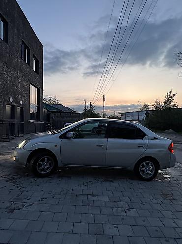 Toyota: Toyota Prius: 2000 г., Гибрид — 3