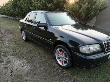 Pontiac: Masin yaxsi veziyyetdedir hec bir prablemi yoxdur senedler qaydasinda