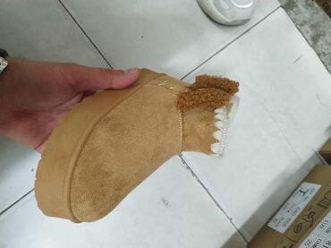 Ugg obuća: Ugg mini čizme, bоја - Bež — 13