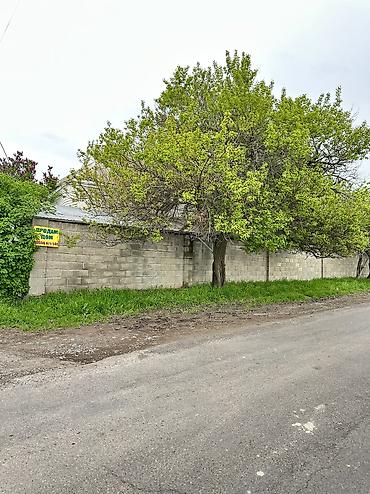 Продажа коттеджей и домов: Продается дом 100кв.м., г Кара-Балта, верхняя часть города, улица — 3