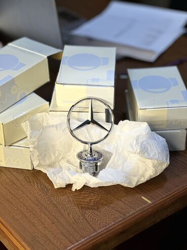 коробка на мерседес 124: Продаётся эмблема Mercedes-Benz. Подходит для следующих моделей