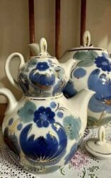 чайные наборы посуды: "Дружная семейка" чайников "Голубой цветок": Папа - объем 3 л.