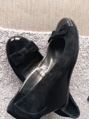 crna cipkana haljina i cipele: Salonke, 37