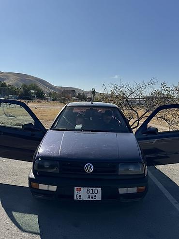 Volkswagen: Volkswagen Vento: 1995 г., 1.8 л, Механика, Бензин, Седан — 7