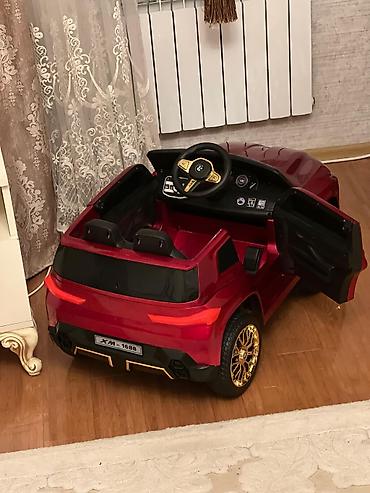 машинка детская: Uşaq maşını – XM-1688 model, akkumulyatorlu elektrikli ride-on. - — 2