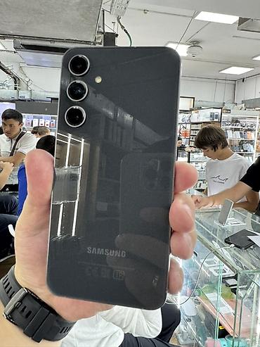 note 2: Samsung Galaxy S23 FE (модель SM‑S711B/DS), цвет Graphite. Ключевые — 1
