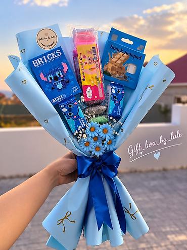Məhsul: Tematik hədiyyə buketi – “Gift_box_by_lale” Tərkib: - Bricks