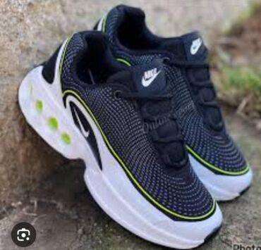 Patike: 25-36
3000 din
sd
szd — 18