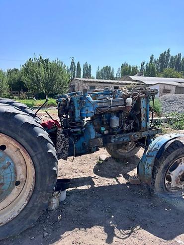 Унаа: Трактор советской серии (ориентировочно МТЗ/Т-40) — 2