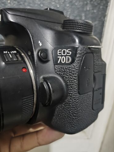 Видеонаблюдение: Canon 70D
 объектив 50
батарейка 2
зарядка