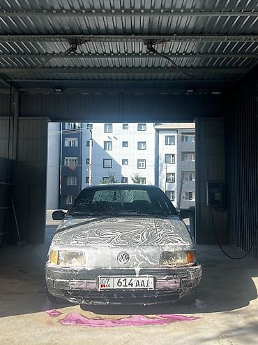 Volkswagen: Volkswagen Passat: 1991 г., 1.8 л, Механика, Седан — 4