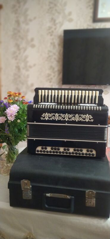 Pianolar: Akkordeon, İşlənmiş, Ünvandan götürmə