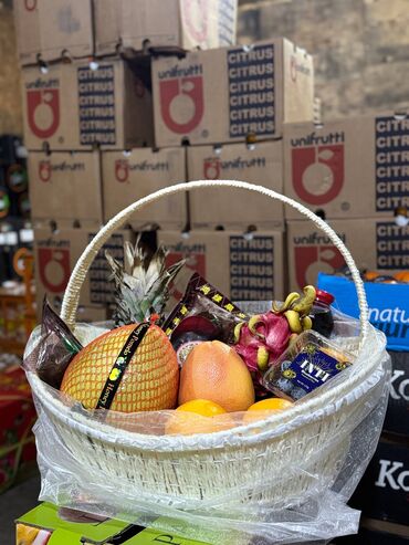 роса гирлянда: Подарочная фруктовая корзина🍓 Состав: - Помело (Honey Pomelo, в