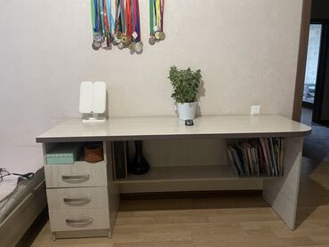детские парта: Жазуу үстөл, Колдонулган
