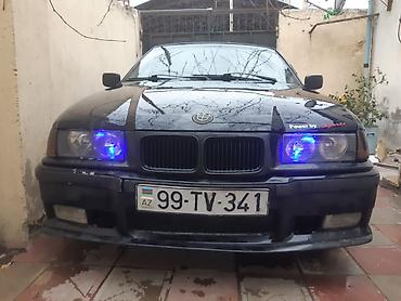 byd disk teker: BMW 3 Series E36 sedan, qara rəng. - Kuzov: 4 qapı, ön və arxa aero — 2