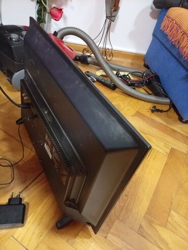 Televizori: Tesla LED televizor sa daljinskim upravljačem 220 ili 12 v. 24 — 14