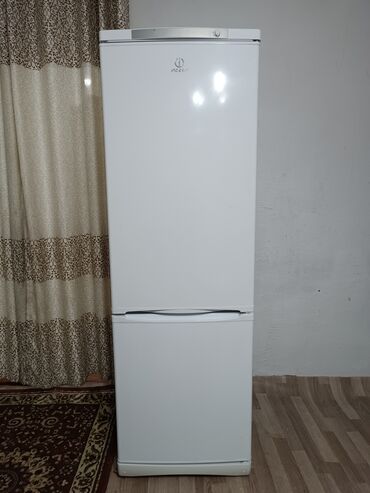 Холодильники: Холодильник Indesit, Б/у, Двухкамерный, De frost (капельный), 60 * 195 * 60
