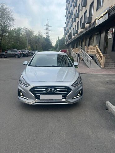 Kia: Hyundai Sonata: 2017 г., 2 л, Автомат, Газ, Седан