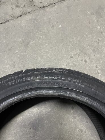 Шины: Шины 235 / 40 / R 18, Зима, Б/у, Комплект, Легковые, Корея, Hankook