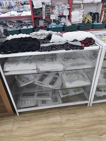 saat alisi satisi: Şüşə vitrin satılır 2ededdir. 1denesi 25azn-den. Vitrinlər Binə — 3