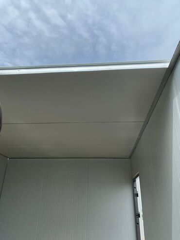 Контейнеры: Модульный контейнер серого цвета с дверью и окном Подходит для — 9