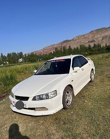 Honda Accord: 1998 г., 1.8 л, Седан