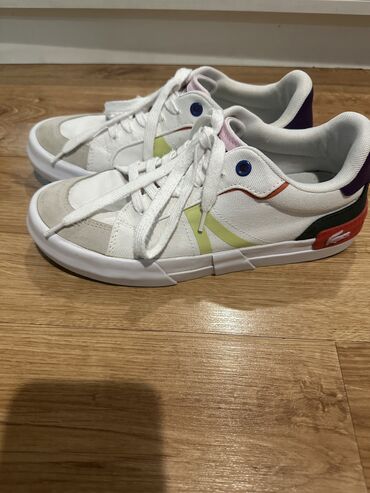 сапоги 38: Продаю б/у кроссовки Lacoste оригинал, размер 39 на 38 подойдут