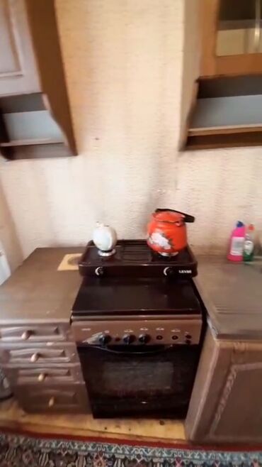 Mənzil kirayələyirəm: Kirayə verilir Gəncədə imperyal şadlıq sarayı qabaqndakı bina 3cü -da lalafo.az — 11 Mənzil kirayələyirəm: Kirayə verilir Gəncədə imperyal şadlıq sarayı qabaqndakı bina 3cü — 11