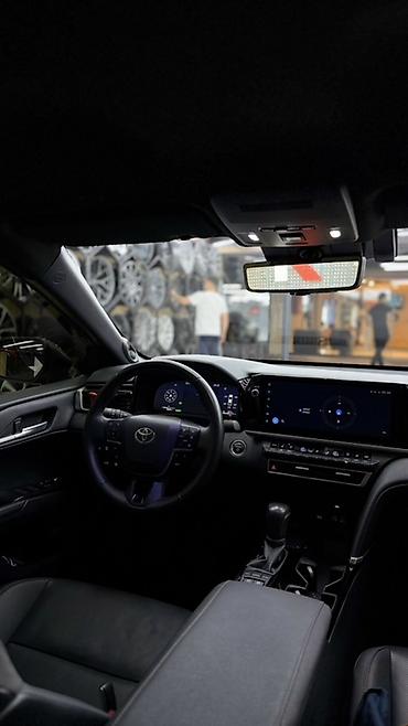 Toyota: Toyota Camry: 2025 г., 2.5 л, Вариатор, Гибрид, Седан — 8