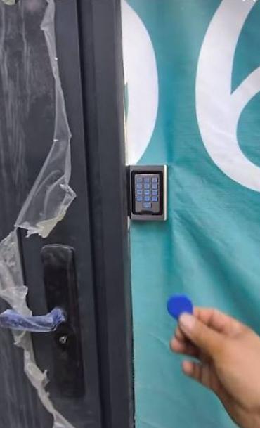 Электронный кодовый замок с RFID-доступом для двери. Подходит для