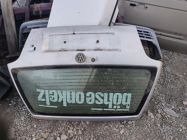 полики на голф 3: Крышка багажника Volkswagen, 1994 г., Б/у, Оригинал — 3