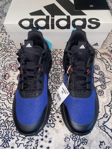adidas женские: Продаются новые кроссовки от фирмы Adidas OwnTheGame Размер 42 Цена