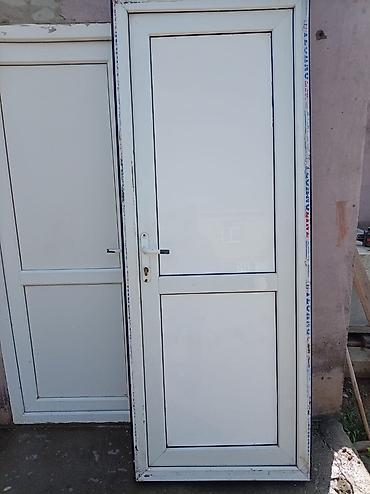 acar az: 80.2.10 zamok ustunde az islenib PVC giriş qapısı – ağ rəng - — 2