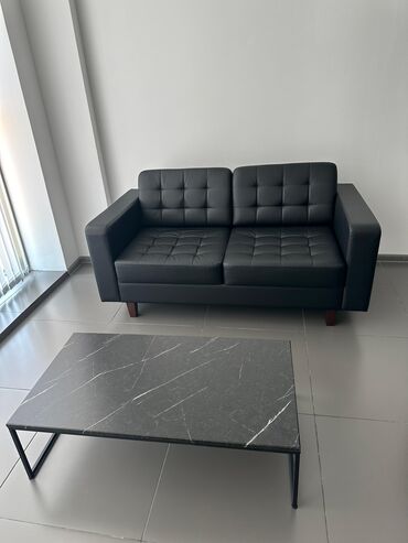 мебель со склада: Прямой диван, цвет - Черный, Б/у