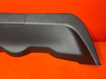 подкладки: Накладка крышки багажника Toyota, Б/у, Оригинал — 2