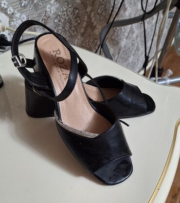 вечерняя обувь: Босоножкалар, 39, Жаңы, түсү - Кара, Өзү алып кетүү