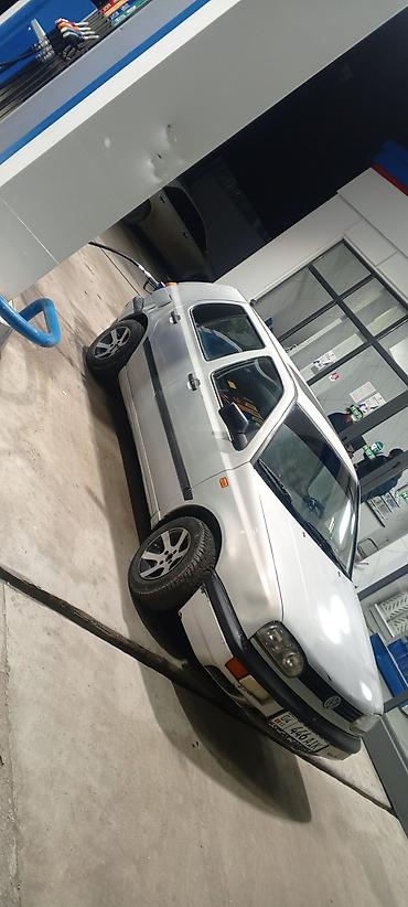 Volkswagen: Volkswagen Golf: 1994 г., 1.6 л, Механика, Бензин, Хэтчбэк — 2