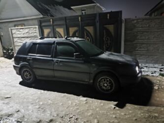 обмен машинами с доплатой: Volkswagen Golf: 1992 г., 2 л, Механика, Бензин, Хетчбек